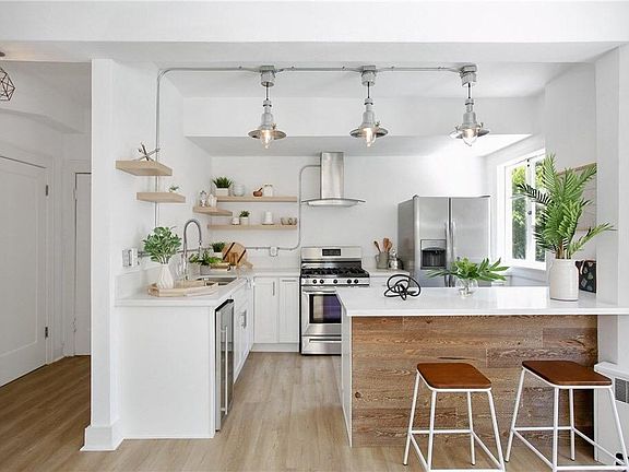 2nd image of 360 Ocean Blvd Unit G