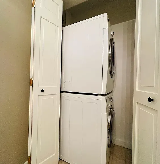 31 Irving St #1 — Photo 12