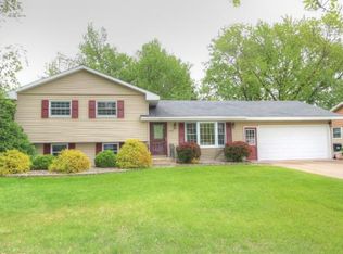 5150 Irondale Rd, Mounds View, MN 55112