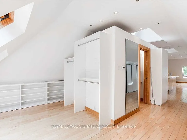 81 Whitehall Rd #UPPER — Photo 23
