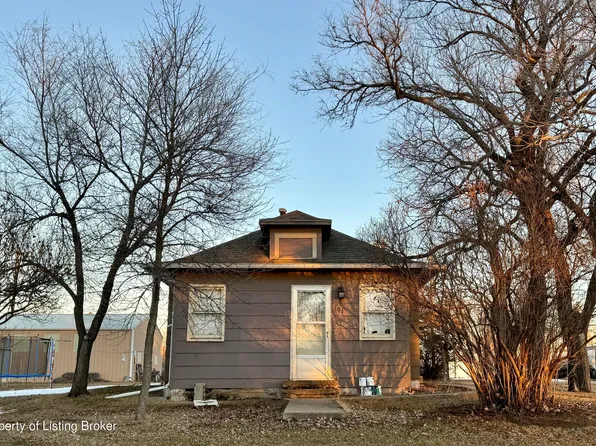701 4th Ave E, New England, ND 58647