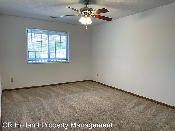 4th image of 923 Bradley St #11063530
