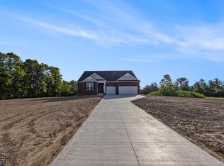 71721 Hidden River Dr, Armada, MI 48005