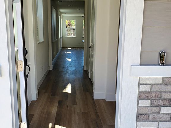 4. Entry Hallway
