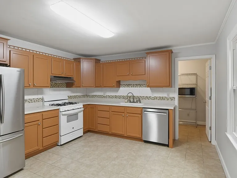 1306 Brockton Dr — Photo 4