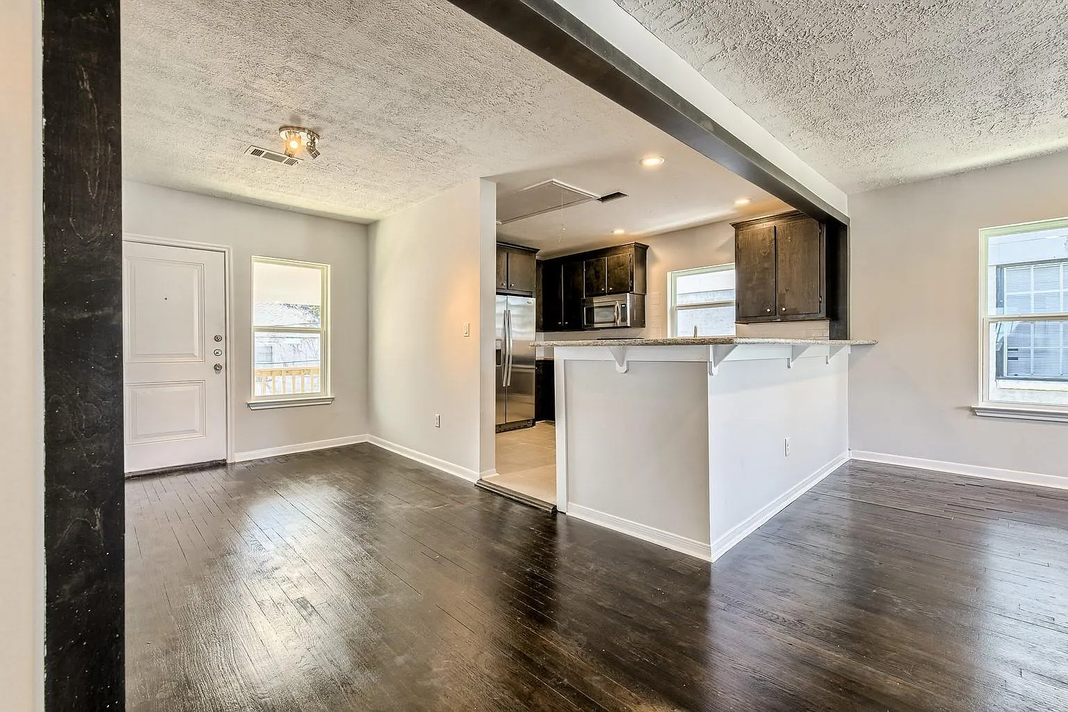 2 bed, 1.0 bath, 1120 sqft, $2,250 — Photo 1