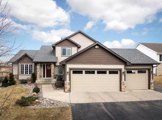 17201 Horizon Trl SE, Prior Lake, MN 55372