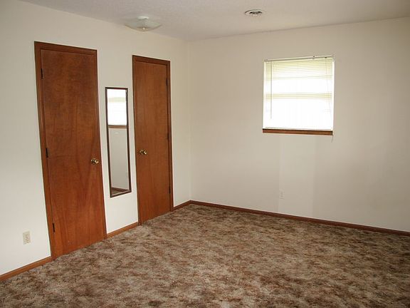 3rd image of 283 Bonaire St