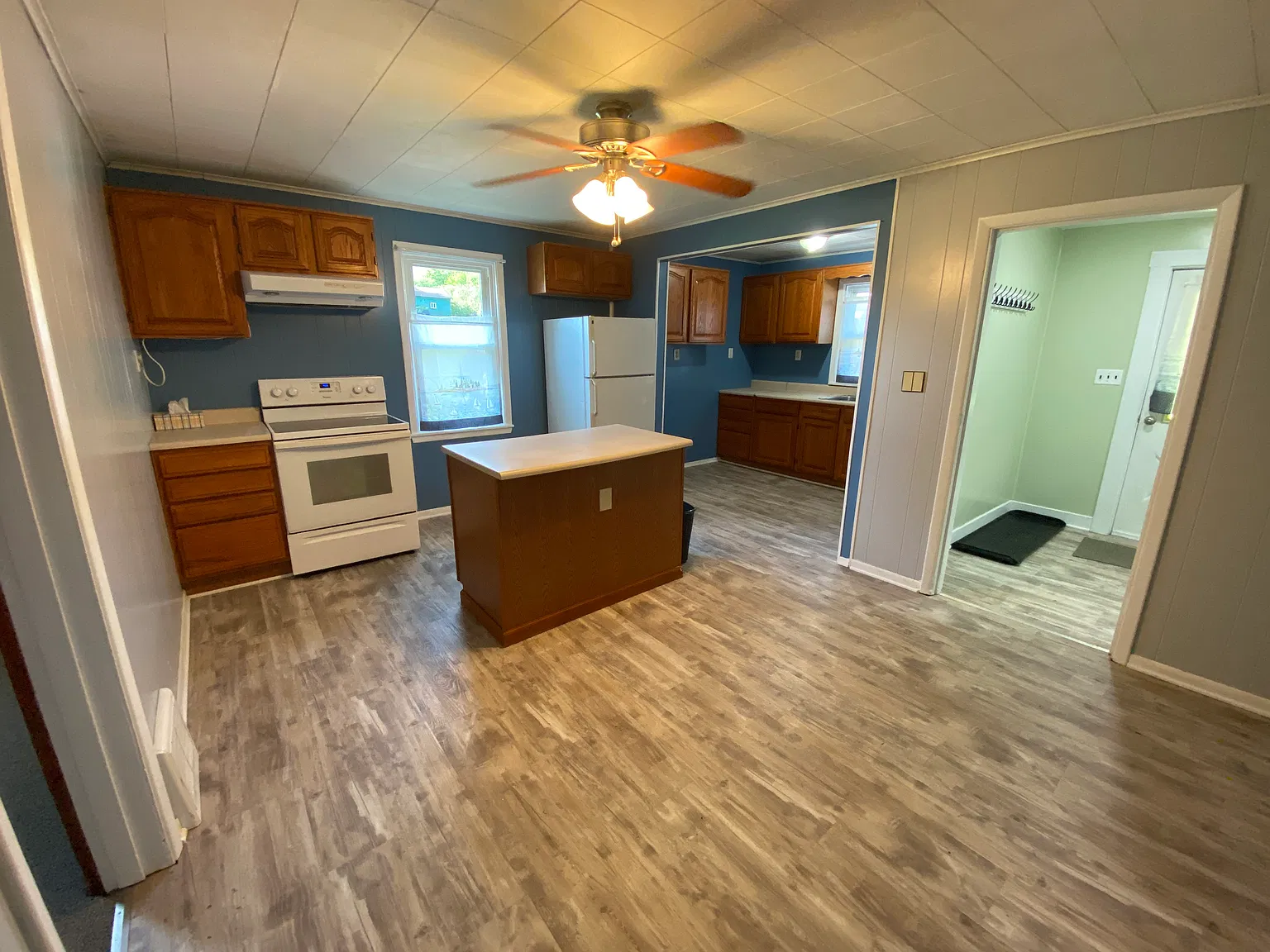 4 bed, $1,875 — Photo 4