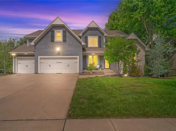 16102 Overbrook Ln, Stilwell, KS 66085