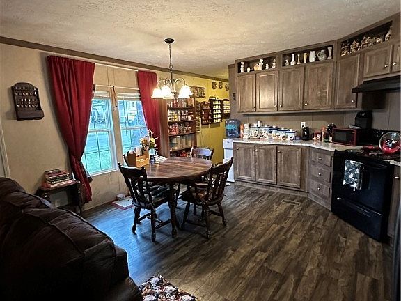 4th image of 200 Willis Dr Lot 143