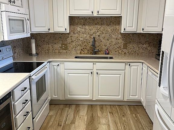 3rd image of 328 Champion Hills Rd Unit 9C