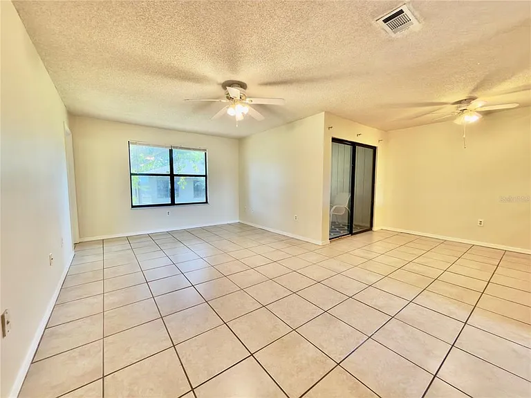 5323 11th Street Cir E — Photo 5