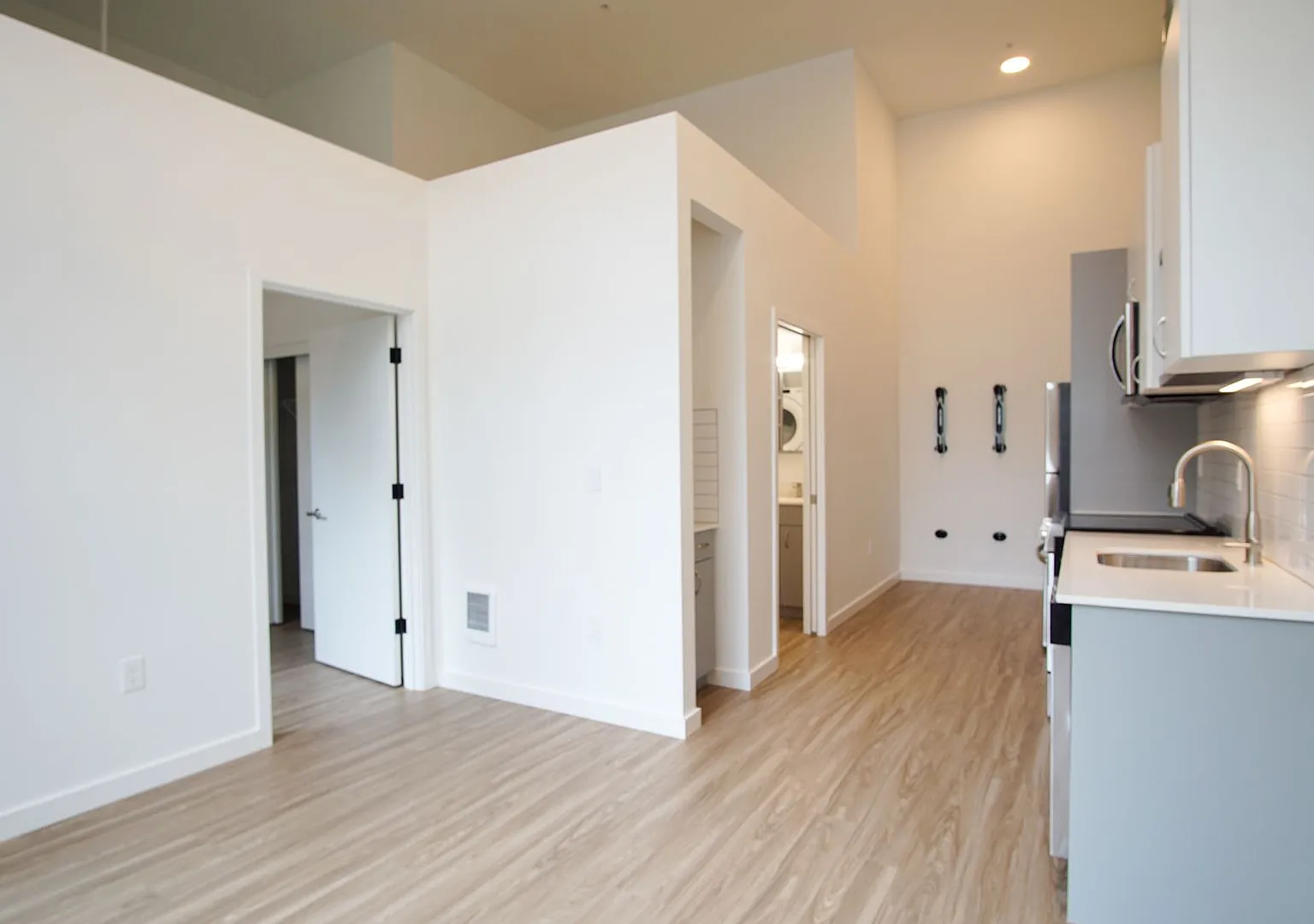 Modern 1-Bedroom w/Condo-Grade Finishes + Washer/Dryer! — Photo 2