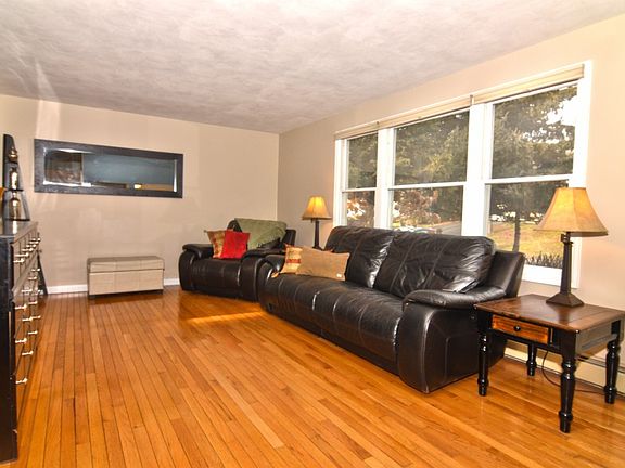 2nd image of 3626 Nadir Ln