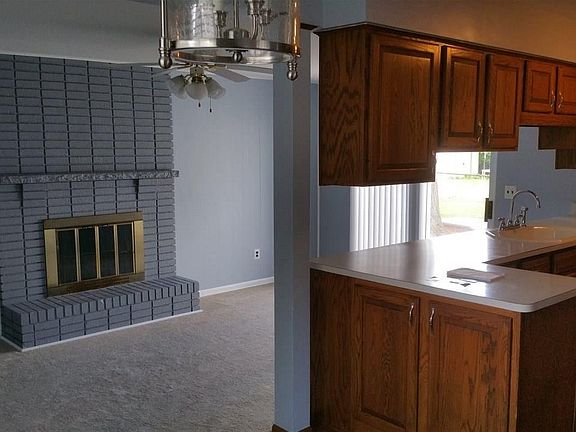 5th image of 38271 Warwickshire Dr