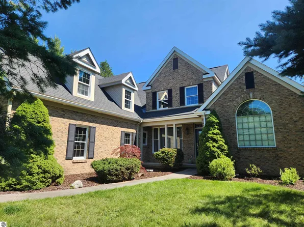 4545 S Pine Valley Ct, Suttons Bay, MI 49682