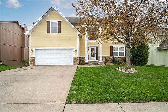 1st image of 2407 NW Cove Dr