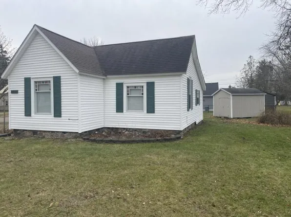 6694 3rd St, Cass City, MI 48726