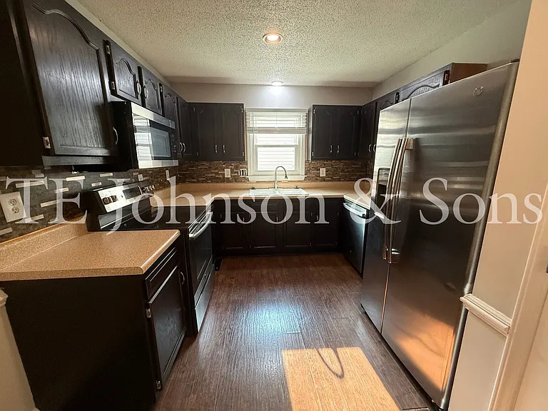 1830 Camden Forest Dr — Photo 11