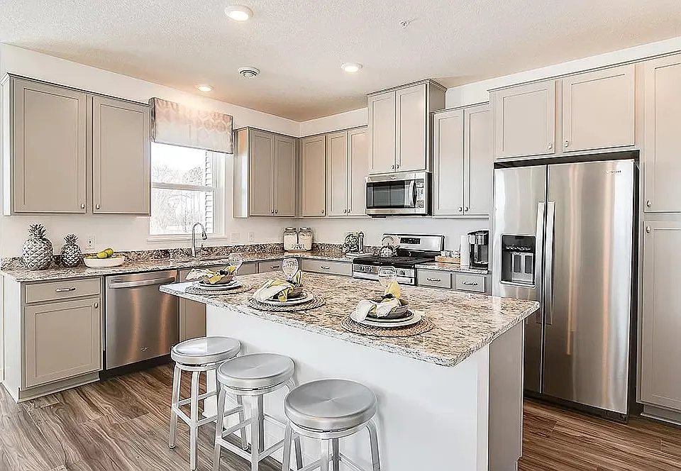 5080 Stable View Dr