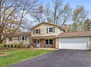 72 Roby Dr, Rochester, NY 14618