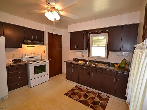 2nd image of 55 Ellenwood Ave