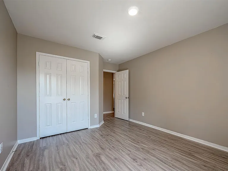 2118 Long Trail Path Ct — Photo 18