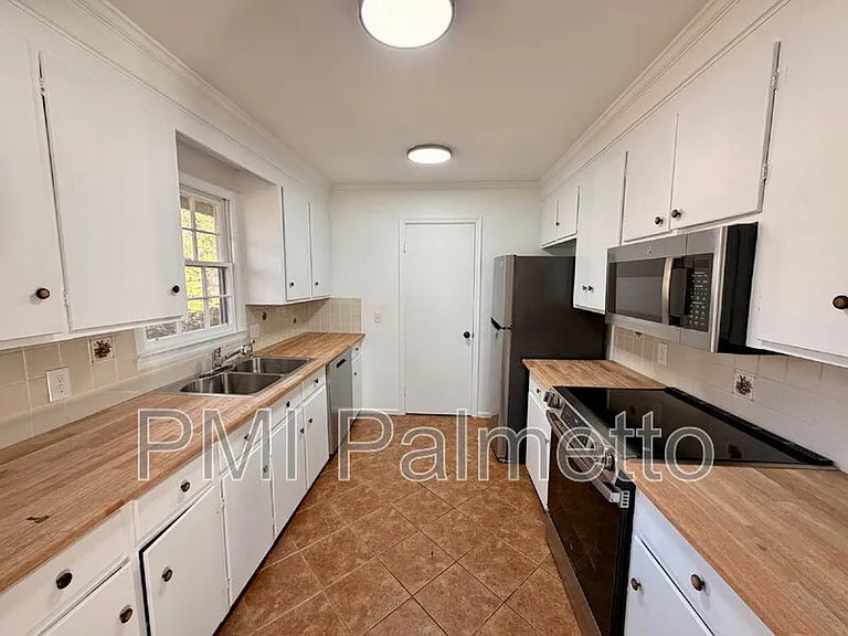 222 Indian Creek Cir — Photo 6