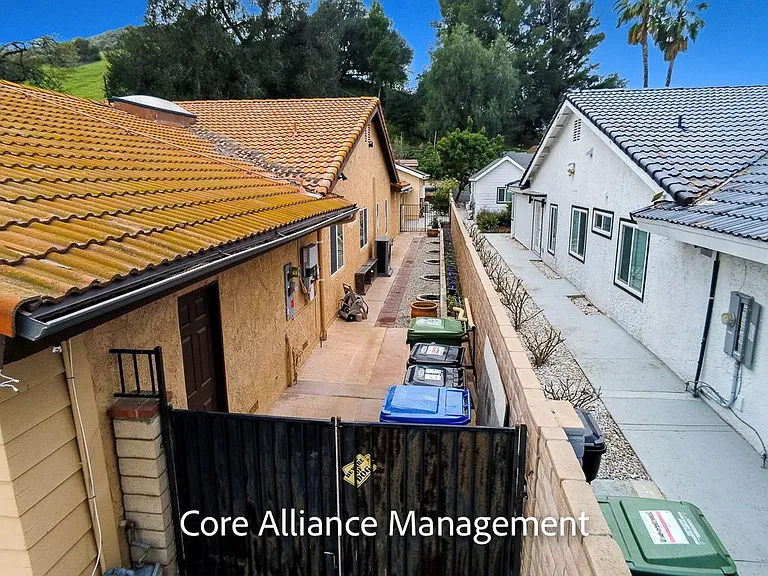 9413 Farralone Ave — Photo 19