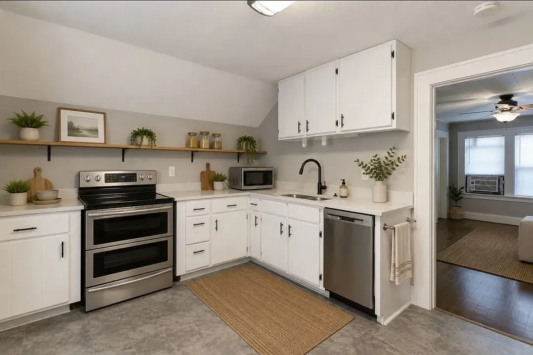340 Olive St S — Photo 2