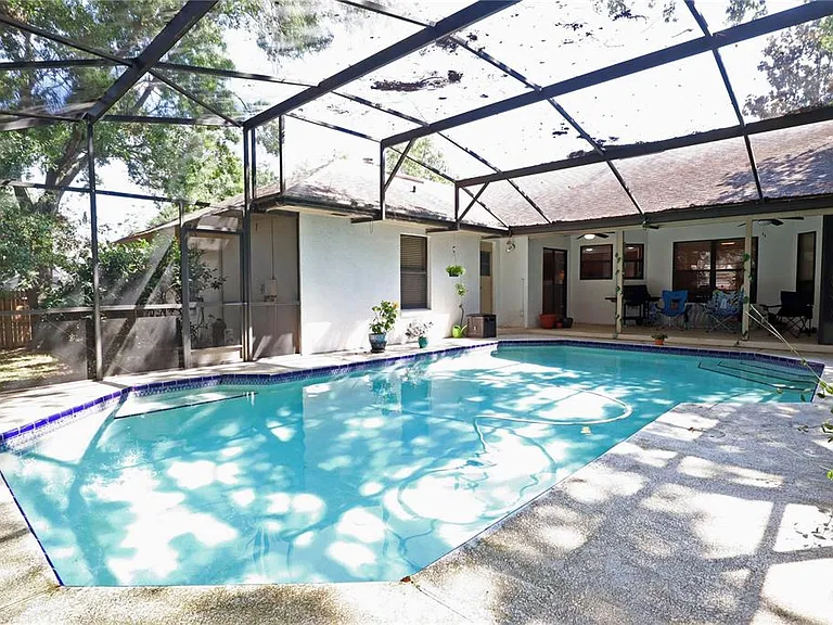 5722 Bay Side Dr — Photo 2
