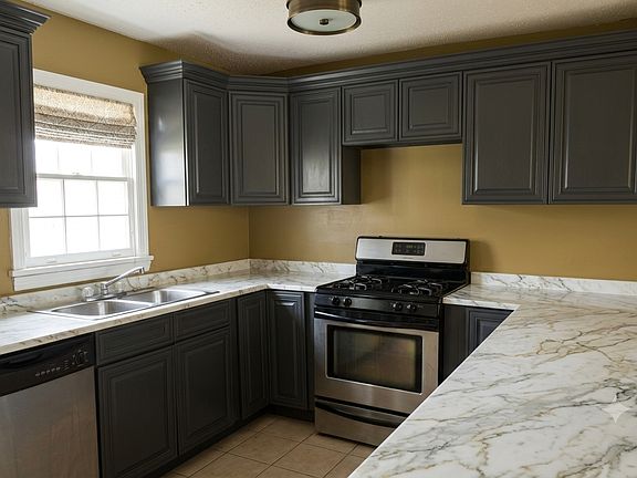 5th image of 4011 Clematis St #4011