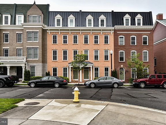 2nd image of 716 Bluemont Ave