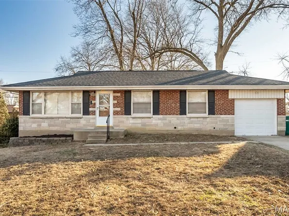 1232 Forest Home Dr, Saint Louis, MO 63137