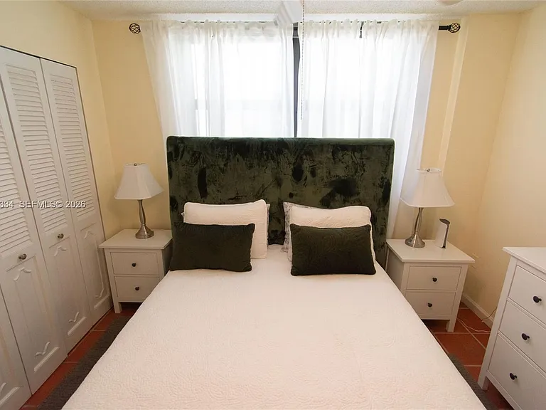 1621 Collins Ave #205 — Photo 29