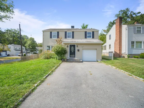 32 E Harrison Pl, Livingston, NJ 07039