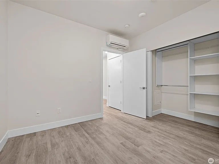 17XX Harbor Ave SW #402 — Photo 14
