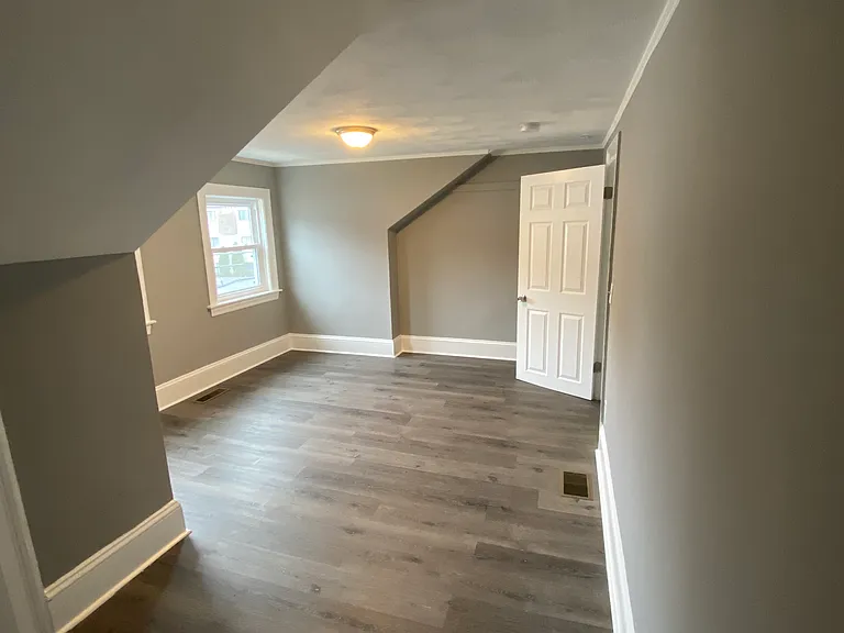 652 Manton Ave #2L — Photo 28