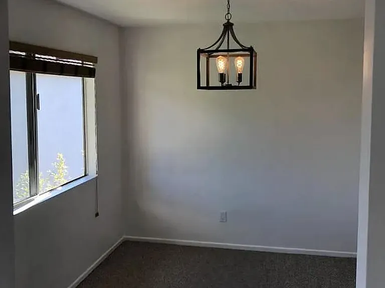 521 E Arrellaga St #12 — Photo 4