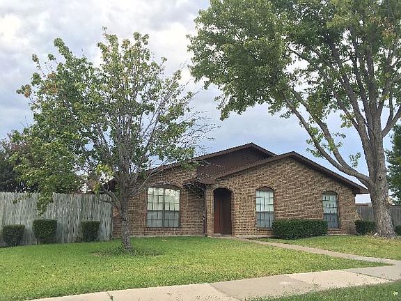 2nd image of 1007 Bellflower Ct