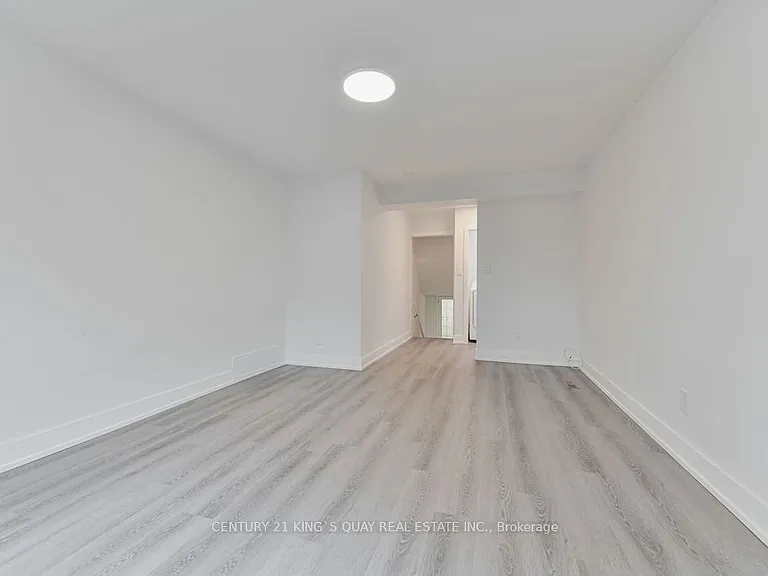 989 Old Cummer Ave #LOWER — Photo 12