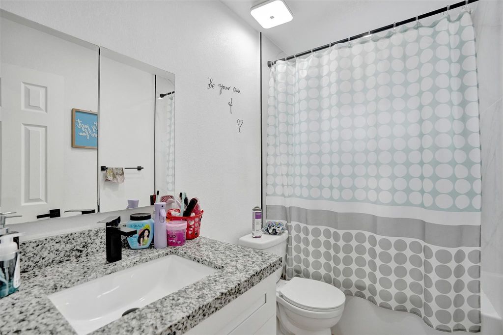 209 NE 9th Street, photo 2