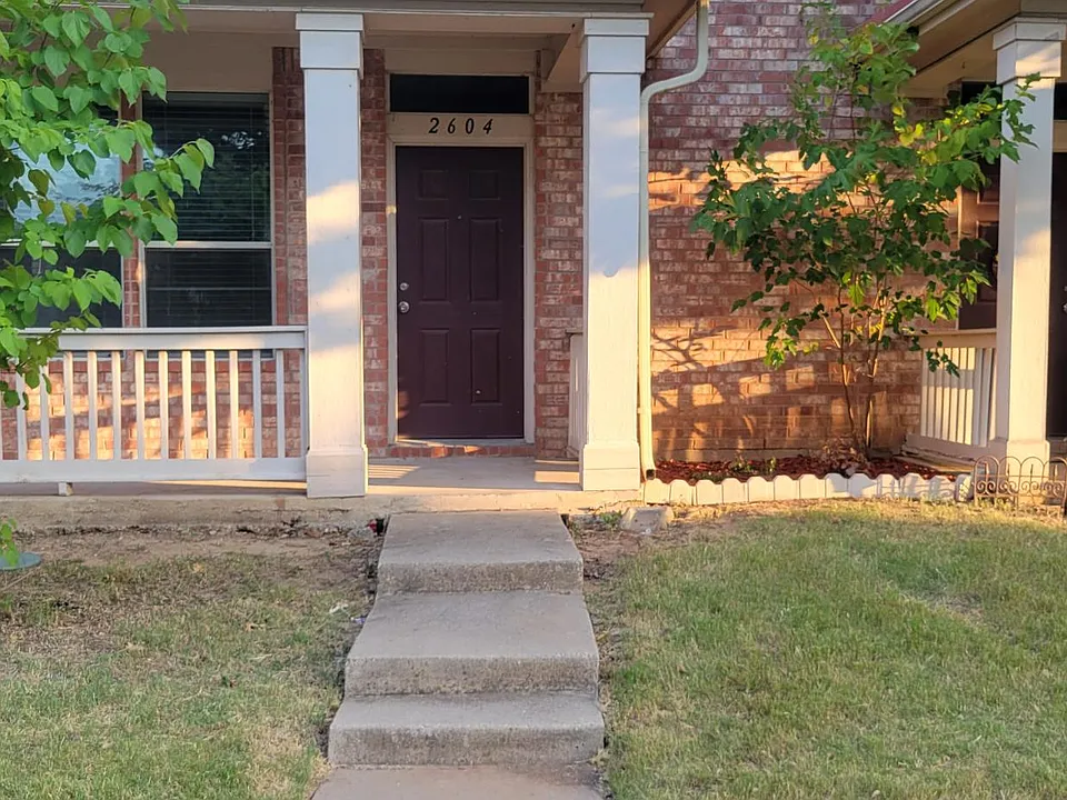 2604 Van Buren Dr