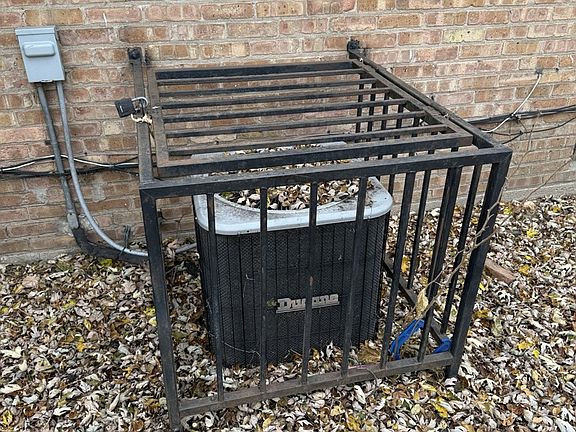 5th image of 16134 Oxford Dr #1402/0