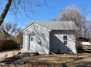 917 6th Ave W, Williston, ND 58801