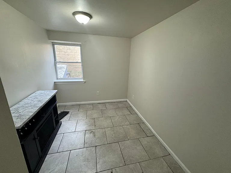 740 S 15th St #1F — Photo 11