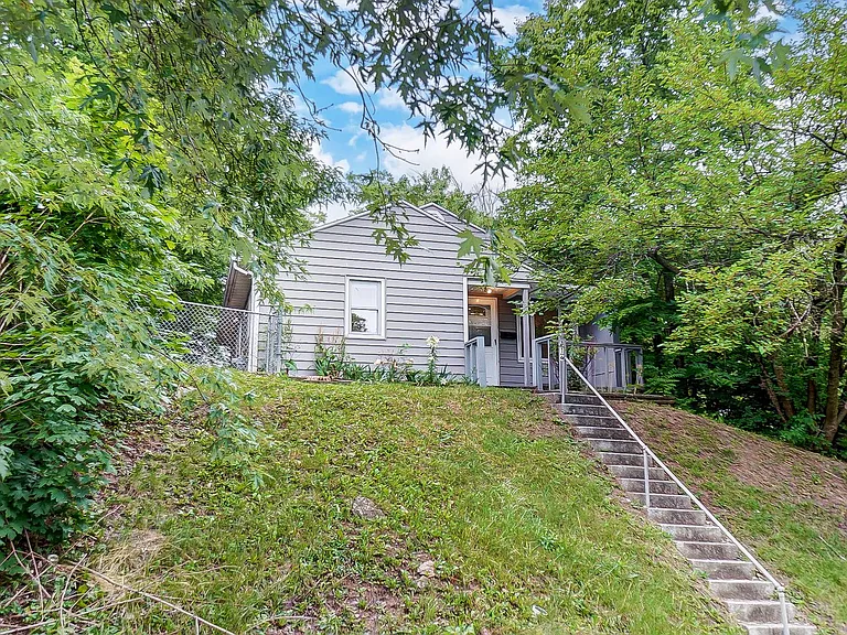 314 Sheridan Ave — Photo 3