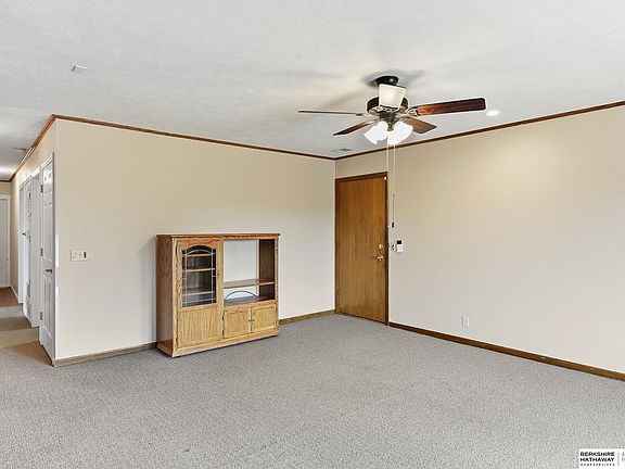 5th image of 7904 Park Dr