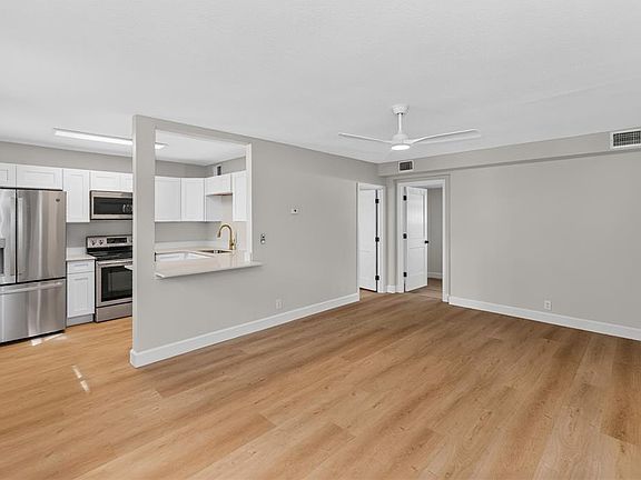 3rd image of 721.5 Seminole Ave